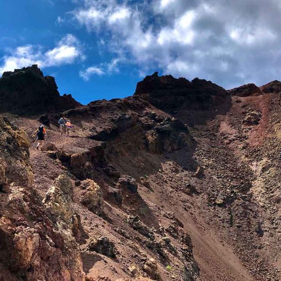 La subida al volcan Teneguia forma parte de las rutas imprescindibles en La Palma